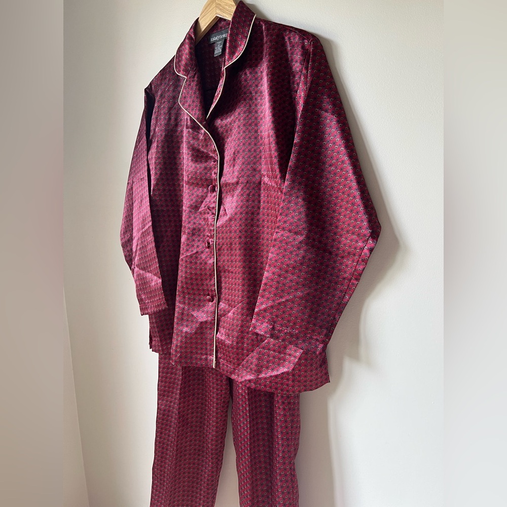 Katelyn Court Maroon Navy Gray Geometric Flower Print Satin Feel Pajamas Size S - Picture 3 of 12